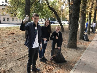 Участие студентов Ставропольского института кооперации в акции по санитарной очистке территории города в преддверии Дня города Ставрополя и Ставропольского края