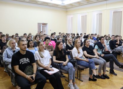 Встреча первокурсников юридического и финансово-экономического факультетов с представителем правоохранительных органов