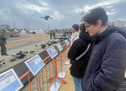 Студенты Ставропольского института кооперации посетили выставку трофейного оружия и техники