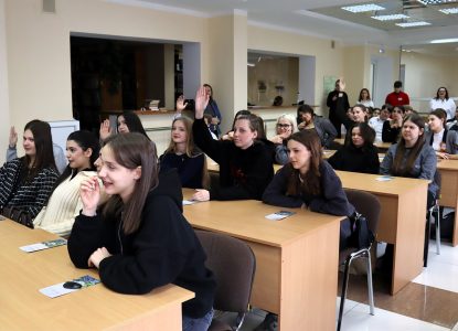 Экскурсия, учебное судебное заседание и викторина: юридический факультет провел День открытых дверей