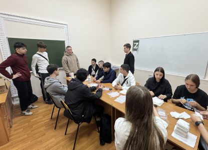 Волонтеры Ставропольского института кооперации участвуют в формировании общегородского гуманитарного груза для участников СВО