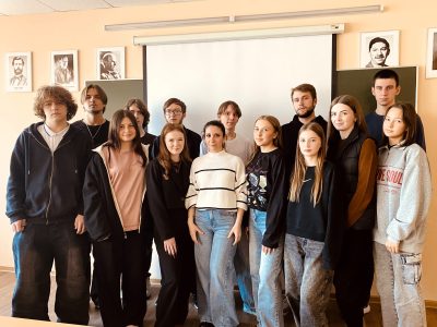 Участники студенческого научного кружка «Информатик-экономист» предложили свой взгляд на применение нейрокомпьютеров