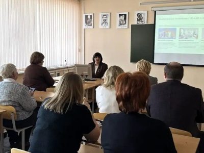 Будущее e-commerce: ключевые тренды обсудили преподаватели кафедры экономики и управления