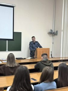 В Ставропольском институте кооперации состоялась встреча студентов с представителем Росгвардии